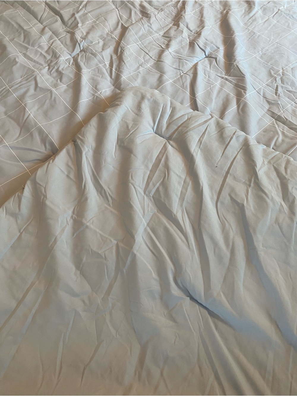 Reaction Kenneth Cole Queen Size Comforter - Picture 4 of 6